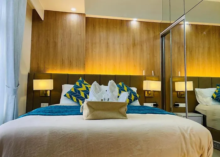 Cai's Bay, Near Airport With Pool&sauna Access Apartamento